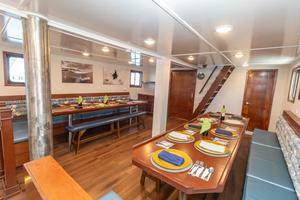 Quino del Mar - Dining Room