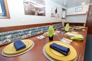 Quino del Mar - Dining Room